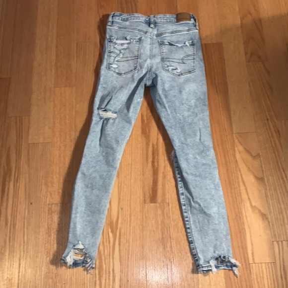 American Eagle Distressed Super Hi-Rise Jeggings 2 Short - Picture 2 of 9